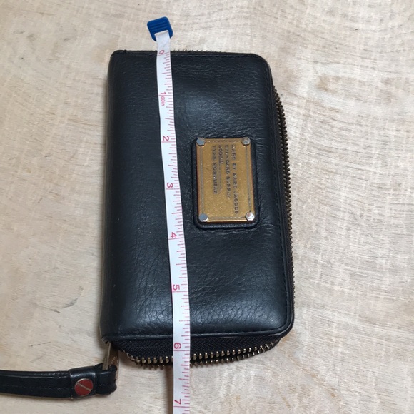 Marc Jacobs Card Checkbook Wallet Holder Black Wristlet - Picture 8 of 13
